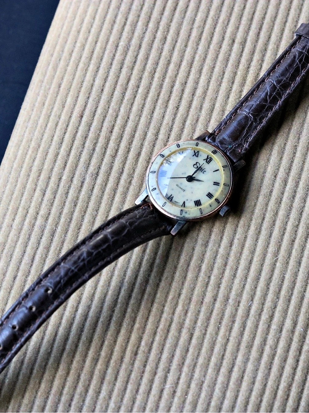 vintage timepiece Relic by Fossil granite brown/cream women's watch